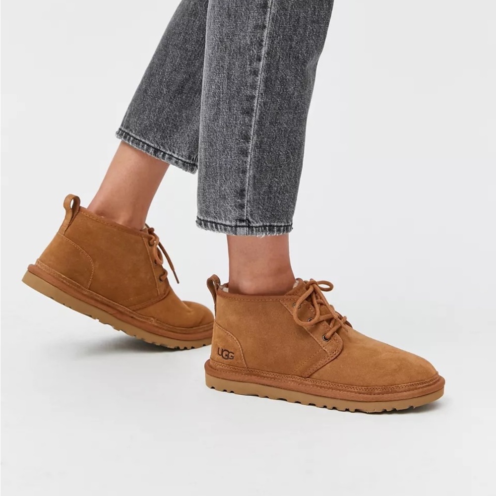 New in Box UGG Neumel Boots in Chestnut Size 8